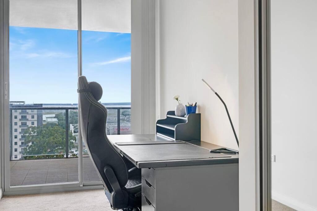Apartment Airport And Waterview Retreat Sydney