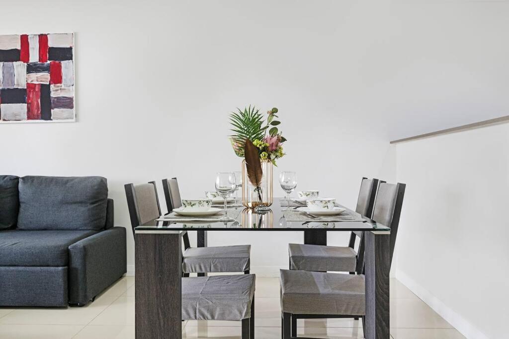 Apartment Airport And Waterview Retreat