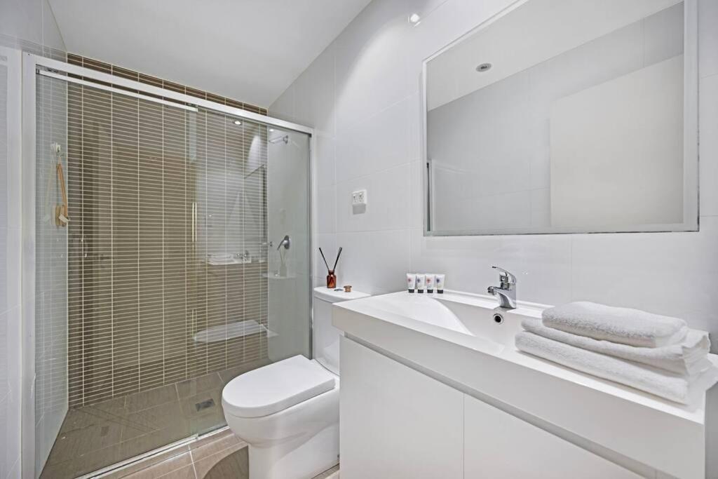 Airport And Waterview Retreat Apartment